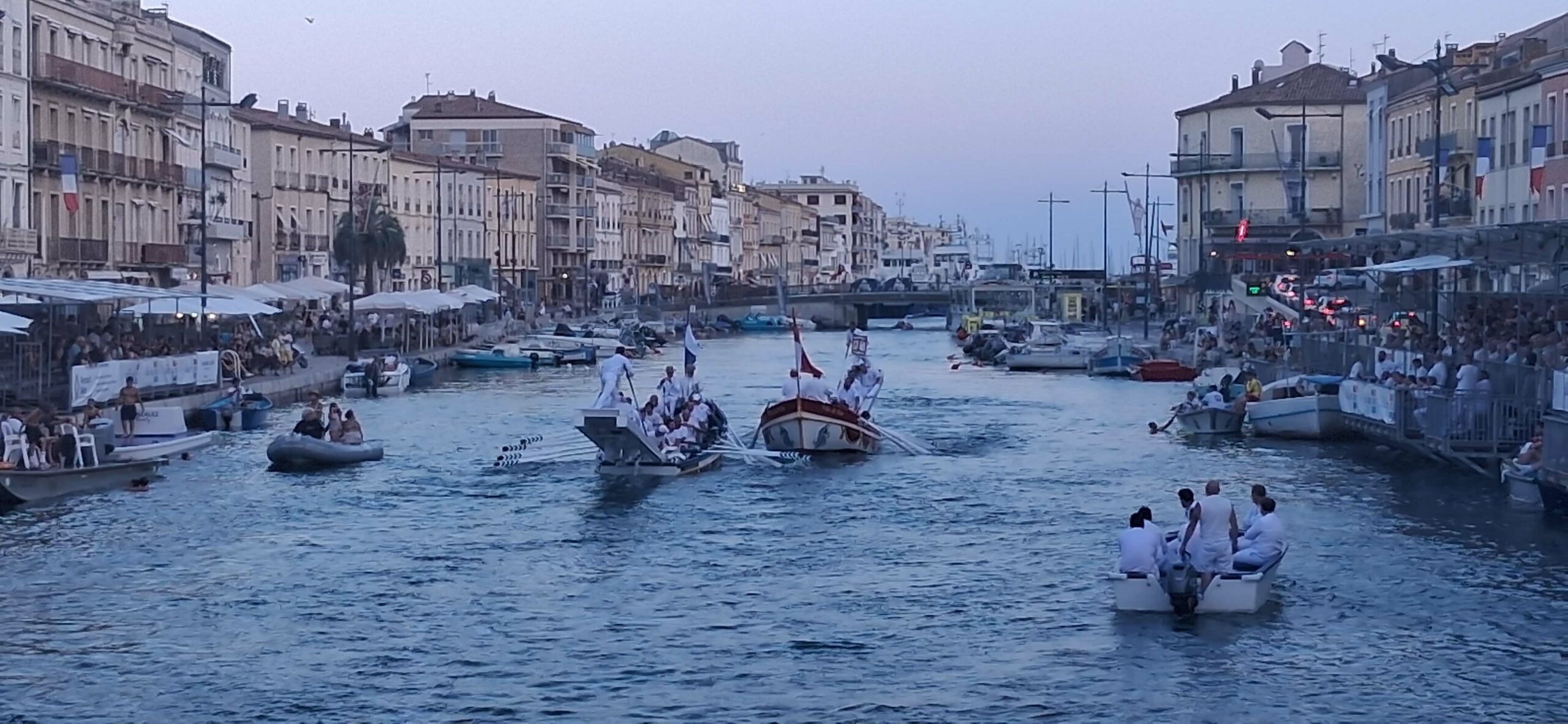Barques sur le cadre royal à sète